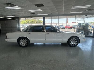 2002 Jaguar XJ8 Vanden Plas - Photo 5 - Oklahoma City, OK 73112