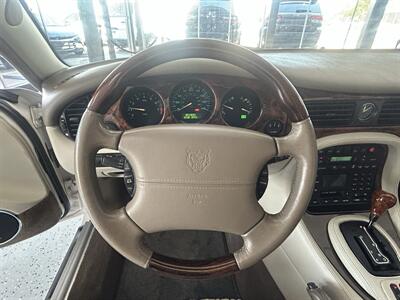 2002 Jaguar XJ8 Vanden Plas - Photo 11 - Oklahoma City, OK 73112