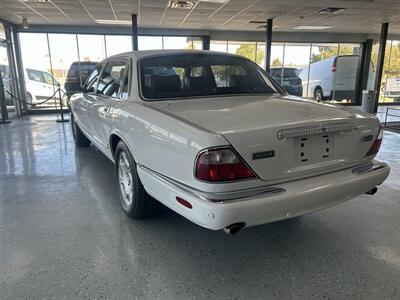 2002 Jaguar XJ8 Vanden Plas - Photo 9 - Oklahoma City, OK 73112