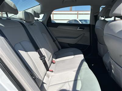 2016 Hyundai SONATA Hybrid SE   - Photo 16 - Oklahoma City, OK 73112