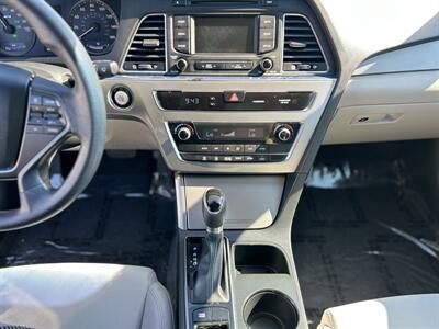 2016 Hyundai SONATA Hybrid SE   - Photo 12 - Oklahoma City, OK 73112