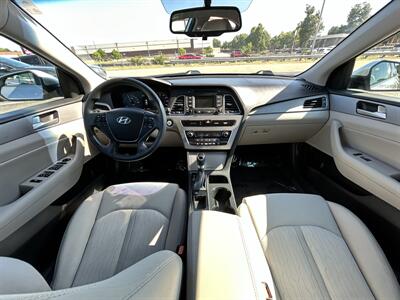 2016 Hyundai SONATA Hybrid SE   - Photo 14 - Oklahoma City, OK 73112