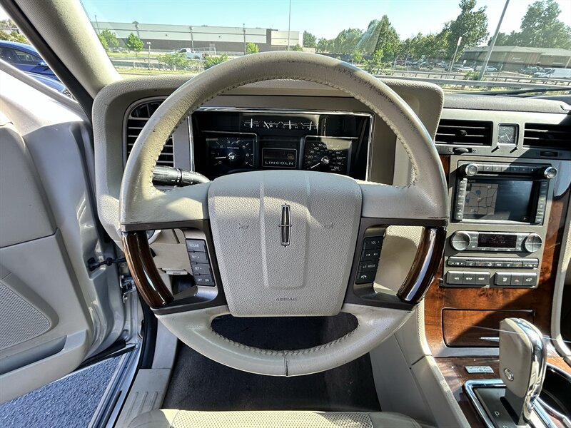 2014 Lincoln Navigator L - Photo 10 - Oklahoma City, OK 73112