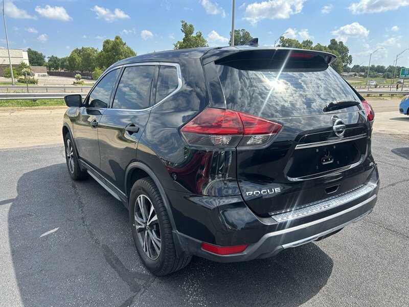 2018 Nissan Rogue S - Photo 8 - Oklahoma City, OK 73112