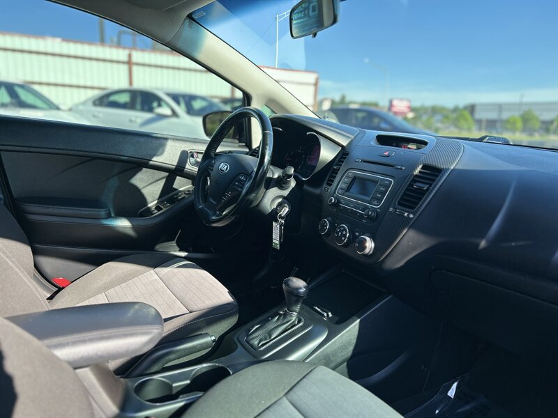 2015 Kia Forte EX - Photo 20 - Oklahoma City, OK 73112