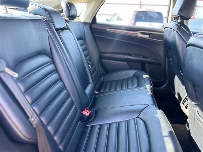 2020 Ford Fusion SEL - Photo 14 - Oklahoma City, OK 73112