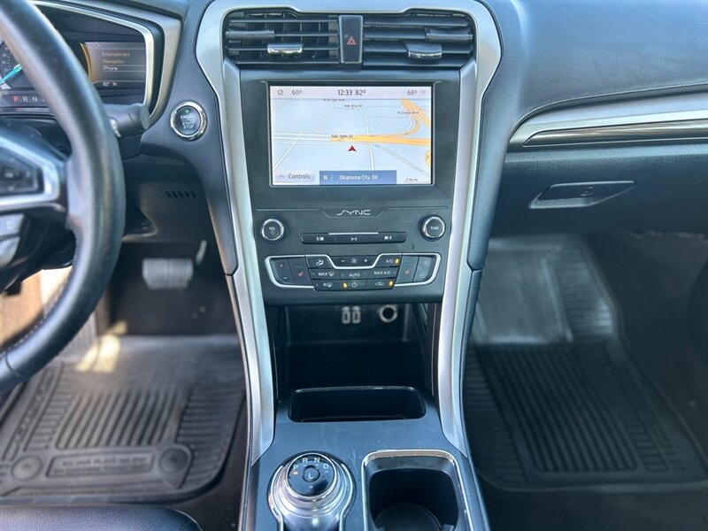 2020 Ford Fusion SEL - Photo 12 - Oklahoma City, OK 73112