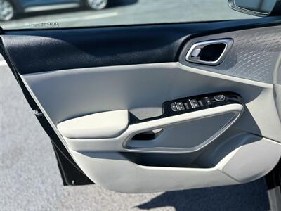 2020 Kia Soul LX   - Photo 10 - Oklahoma City, OK 73112