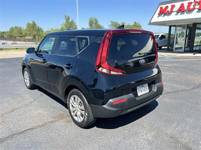 2020 Kia Soul LX   - Photo 8 - Oklahoma City, OK 73112