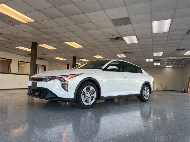 2025 Kia K4 LX   - Photo 1 - Oklahoma City, OK 73112