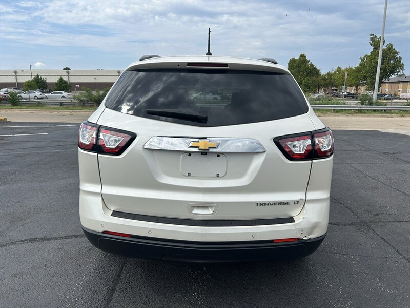 2014 Chevrolet Traverse LT - Photo 7 - Oklahoma City, OK 73112