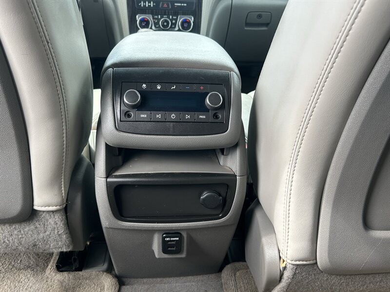 2014 Chevrolet Traverse LT - Photo 11 - Oklahoma City, OK 73112