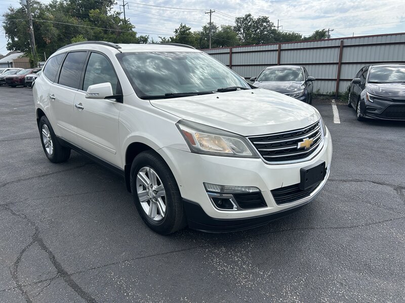 2014 Chevrolet Traverse LT - Photo 4 - Oklahoma City, OK 73112