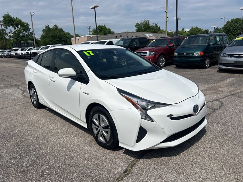 2017 Toyota Prius One - Photo 2 - Oklahoma City, OK 73112