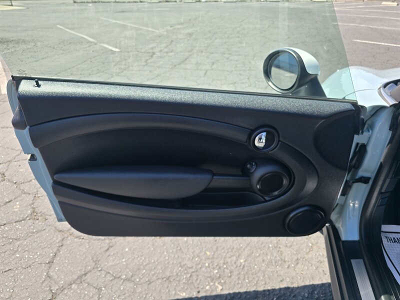 2013 MINI Cooper Cooper - Photo 8 - Yuba City, CA 95993