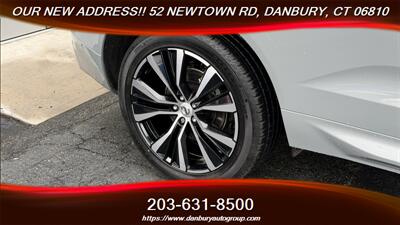 2025 Volvo XC60 B5 Plus Dark Theme   - Photo 11 - Danbury, CT 06810
