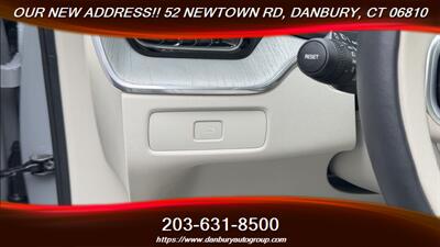 2025 Volvo XC60 B5 Plus Dark Theme   - Photo 19 - Danbury, CT 06810