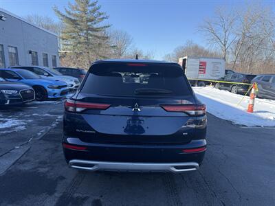 2022 Mitsubishi Outlander SE Launch Edition   - Photo 5 - Danbury, CT 06810