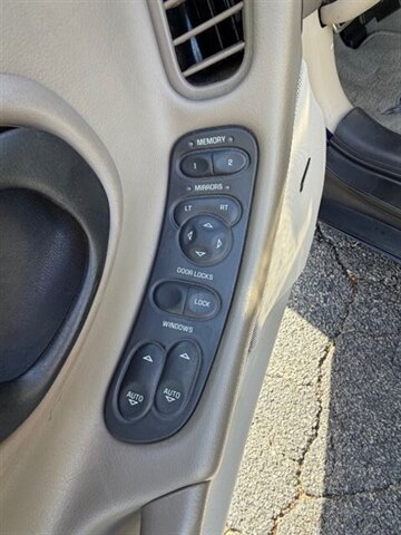 2004 Chevrolet Corvette - Photo 10 - Danbury, CT 06810