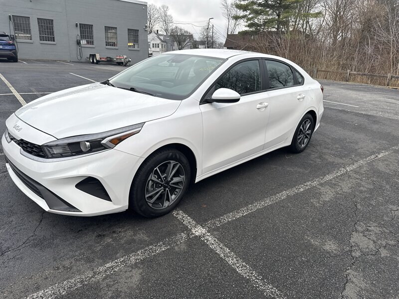 2024 Kia Forte LXS's photo