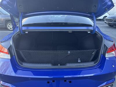 2023 Hyundai Elantra Limited   - Photo 13 - Danbury, CT 06810