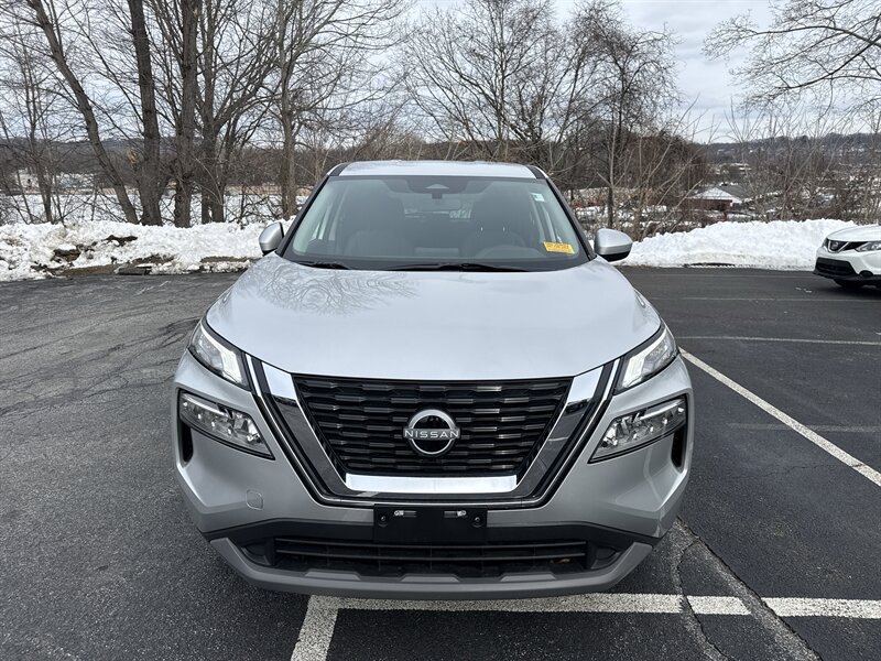 2023 Nissan Rogue SV   - Photo 1 - Danbury, CT 06810