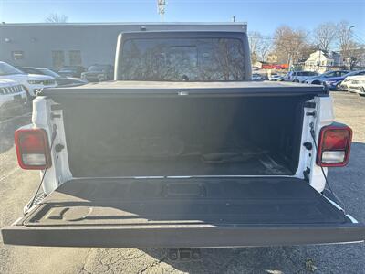 2021 Jeep Gladiator Sport - Photo 13 - Danbury, CT 06810
