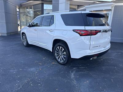 2023 Chevrolet Traverse Premier   - Photo 4 - Danbury, CT 06810
