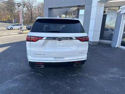 2023 Chevrolet Traverse Premier   - Photo 5 - Danbury, CT 06810