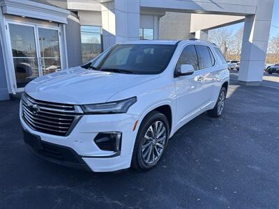2023 Chevrolet Traverse Premier   - Photo 2 - Danbury, CT 06810