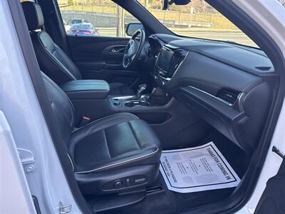 2023 Chevrolet Traverse Premier   - Photo 11 - Danbury, CT 06810
