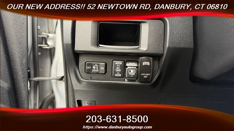 2017 Toyota Tacoma SR V6 TRD SPORT - Photo 19 - Danbury, CT 06810