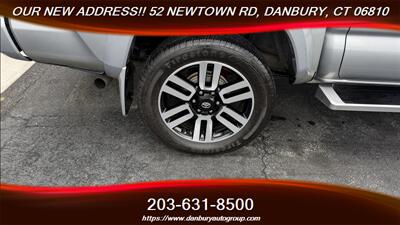 2017 Toyota Tacoma SR V6 TRD SPORT - Photo 11 - Danbury, CT 06810