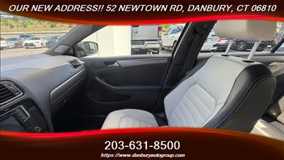 2016 Volkswagen Jetta 1.8T Sport - Photo 14 - Danbury, CT 06810