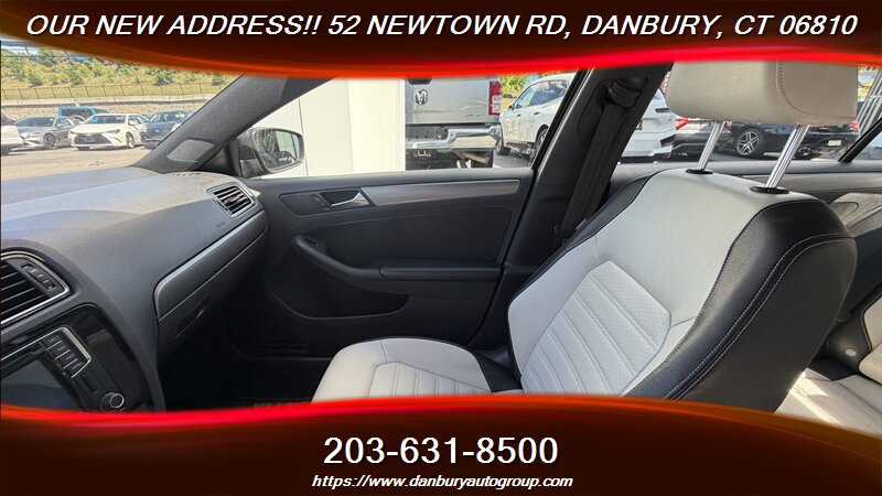 2016 Volkswagen Jetta 1.8T Sport - Photo 14 - Danbury, CT 06810