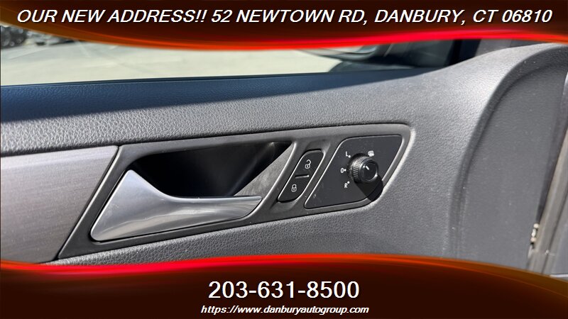 2016 Volkswagen Jetta 1.8T Sport - Photo 11 - Danbury, CT 06810