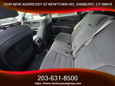 2019 Kia Sorento LX V6 - Photo 4 - Danbury, CT 06810