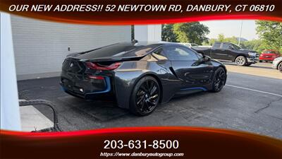 2015 BMW i8   - Photo 4 - Danbury, CT 06810