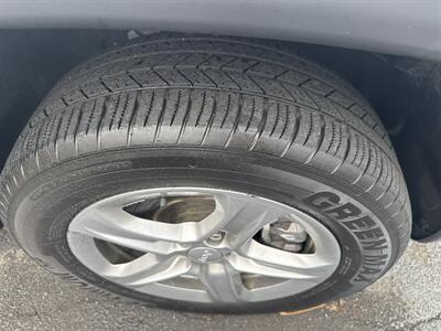 2023 Jeep Compass Latitude   - Photo 11 - Danbury, CT 06810