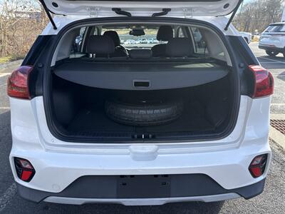 2022 Kia Niro Plug-In Hybrid LXS  LXS - Photo 12 - Danbury, CT 06810