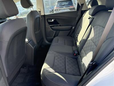 2022 Kia Niro Plug-In Hybrid LXS  LXS - Photo 10 - Danbury, CT 06810