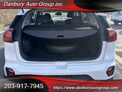 2022 Kia Niro Plug-In Hybrid LXS  LXS - Photo 11 - Danbury, CT 06810