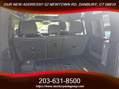 2023 Land Rover Defender 110 X-Dynamic SE   - Photo 4 - Danbury, CT 06810