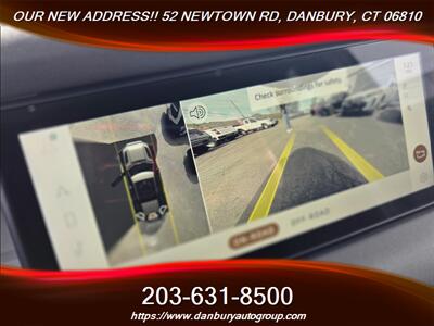 2023 Land Rover Defender 110 X-Dynamic SE   - Photo 18 - Danbury, CT 06810