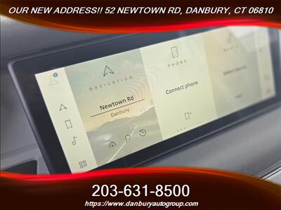 2023 Land Rover Defender 110 X-Dynamic SE   - Photo 15 - Danbury, CT 06810