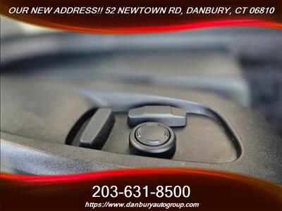 2023 Land Rover Defender 110 X-Dynamic SE   - Photo 9 - Danbury, CT 06810