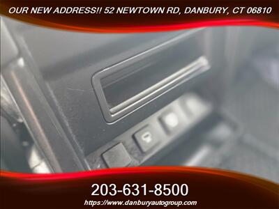 2023 Land Rover Defender 110 X-Dynamic SE   - Photo 7 - Danbury, CT 06810