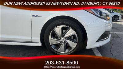 2017 Hyundai SONATA Hybrid Limited   - Photo 6 - Danbury, CT 06810