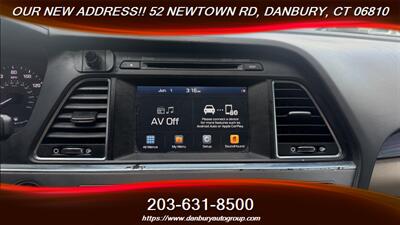 2017 Hyundai SONATA Hybrid Limited   - Photo 17 - Danbury, CT 06810