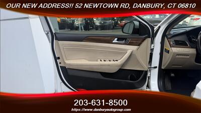2017 Hyundai SONATA Hybrid Limited   - Photo 10 - Danbury, CT 06810